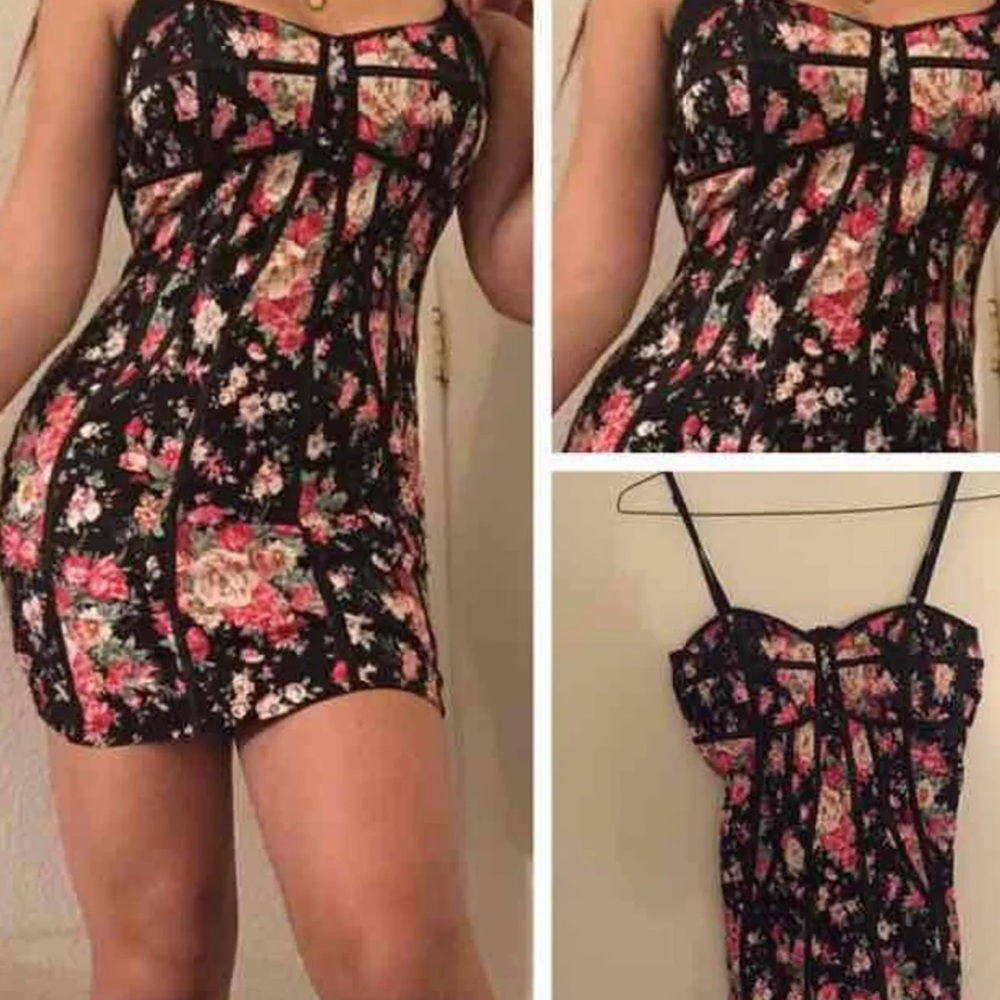 *Body con mini dress size large flower print
